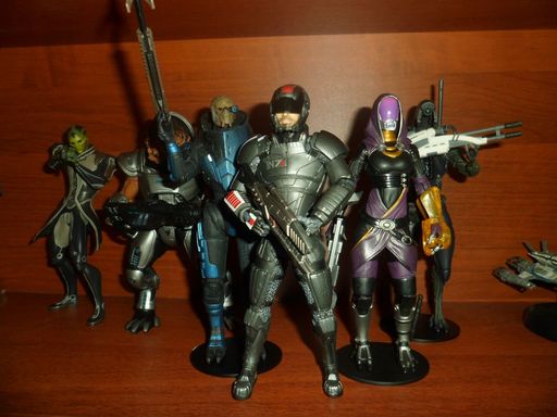 Mass Effect 3 - Shepard  Action Figure - обзор